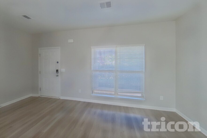 Building Photo - 539 Branch Wood Dr