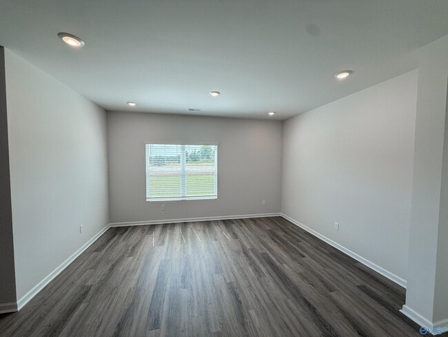 Building Photo - 124 Betty Williams Dr