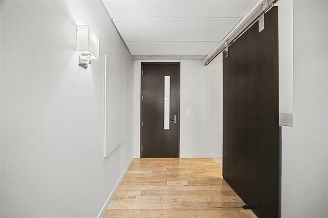 Building Photo - 2600 W 7th St