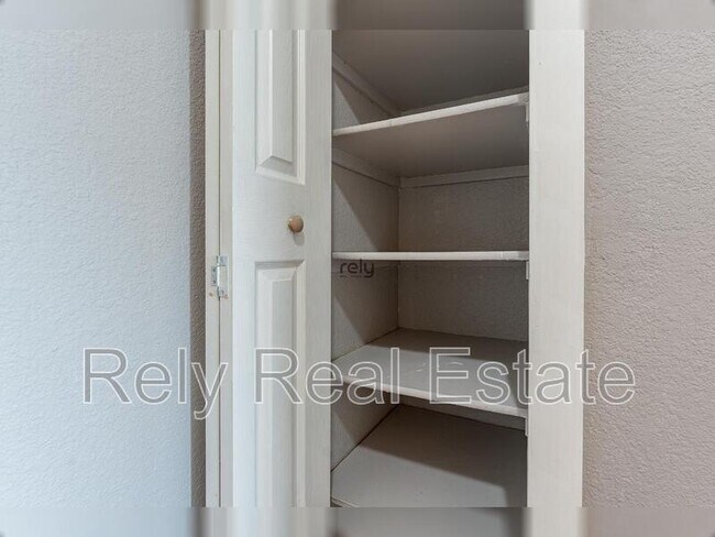 Building Photo - 12740 W Amy Dr