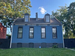 Building Photo - 2634 Arsenal St