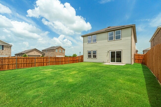 Building Photo - 5932 Sahara Dr