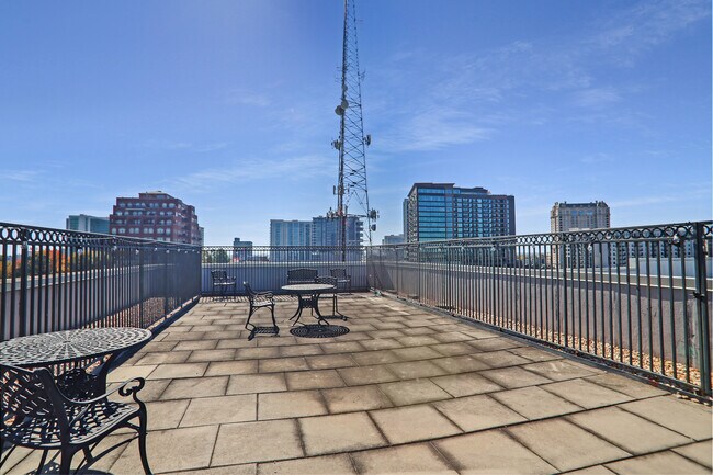 Building Photo - 3235 Roswell Rd NE