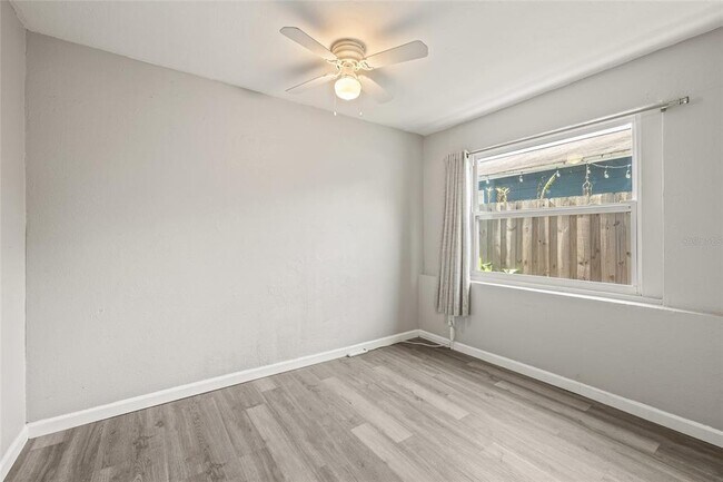 Building Photo - 4350 1st Ave S