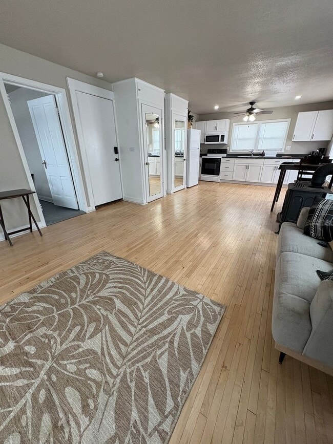 Building Photo - ADI - Kilbourn