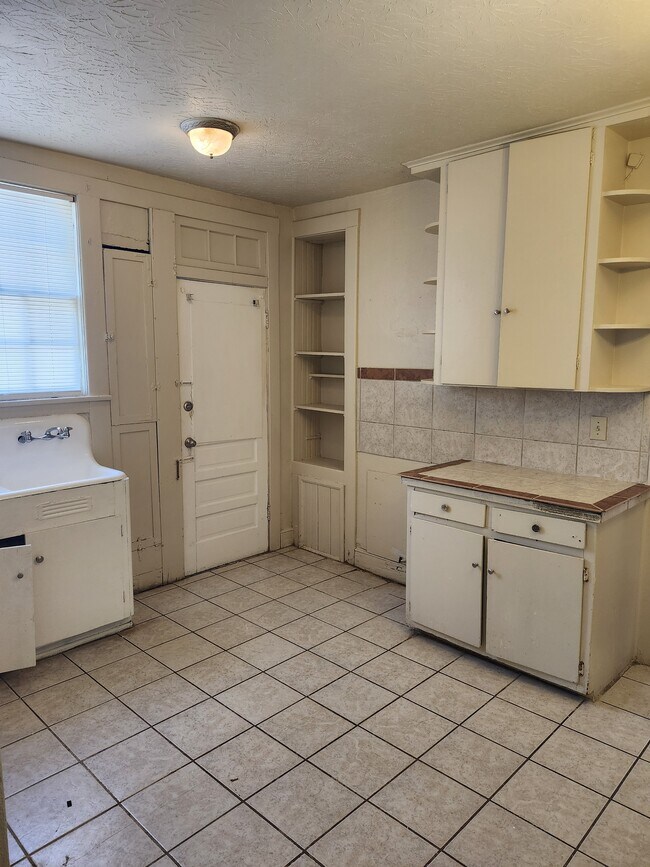 Building Photo - 327 S Capitol Pkwy