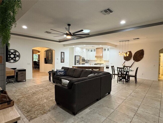 Building Photo - 6310 Anise Dr