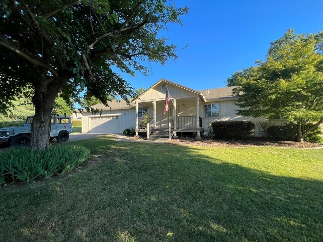 Primary Photo - Three Bedroom Two Bathroom Large Garage in...