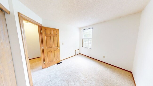 Building Photo - 5067 Stoneybrook Blvd