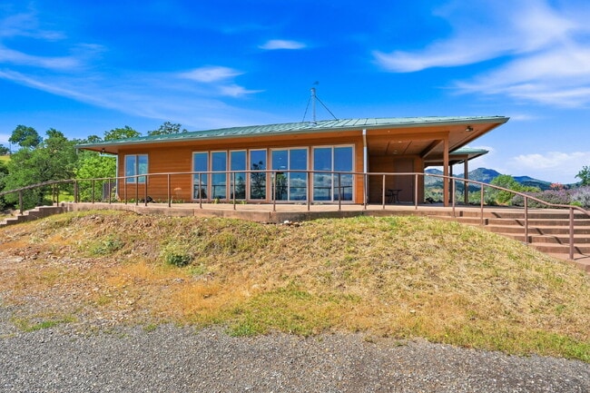 Building Photo - Peaceful Hilltop Retreat with Views | Unfurnished 5BD Executive Home on Private Knoll