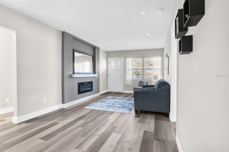 Building Photo - 5318 9th Ave N