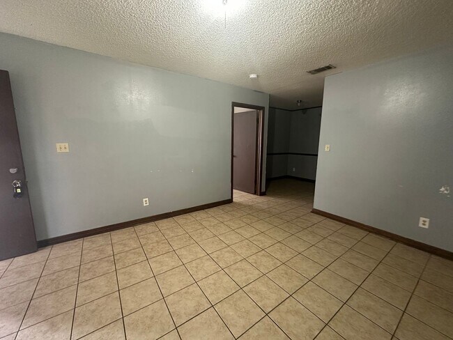 Building Photo - 106 Limoges St
