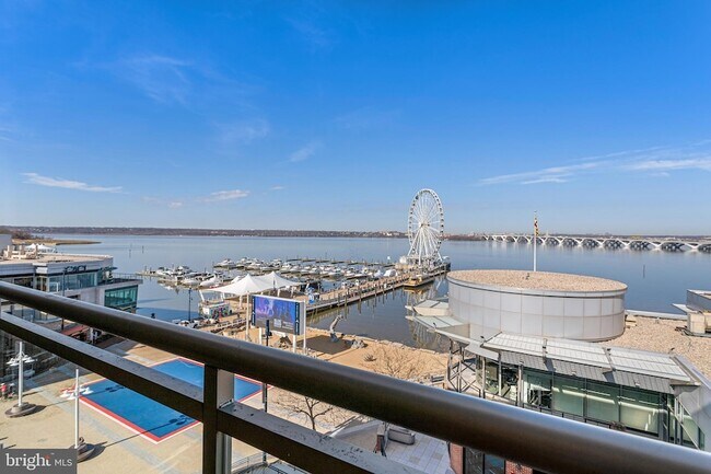 Building Photo - 147 Waterfront St