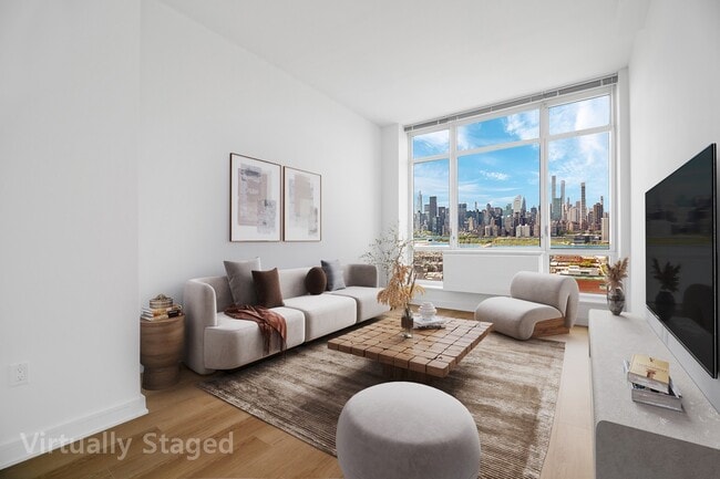 Interior Photo - Linc LIC