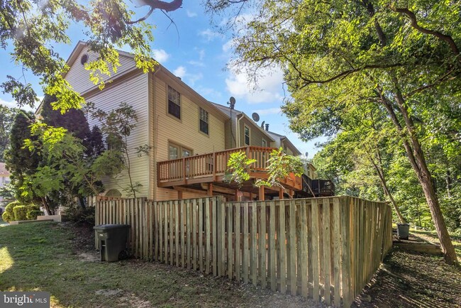 Building Photo - 5743 Burke Towne Ct