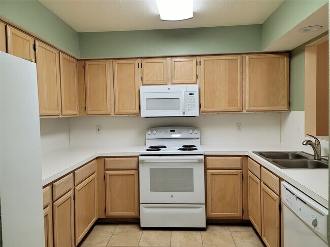 Building Photo - 2203 Place Rebecca Ln