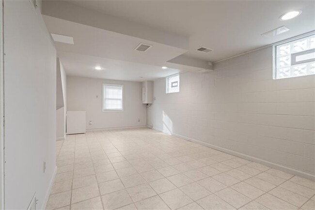 Building Photo - 233 Overbrook Rd