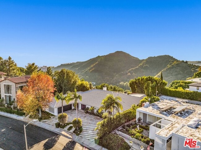 Building Photo - 2177 Summitridge Dr