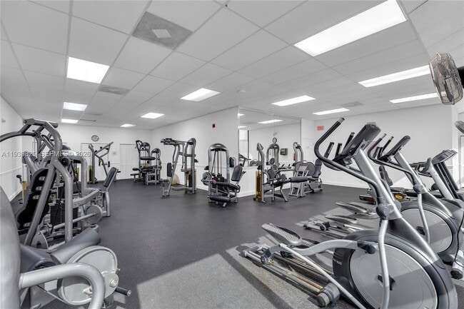 Building Photo - 2201 S Ocean Dr