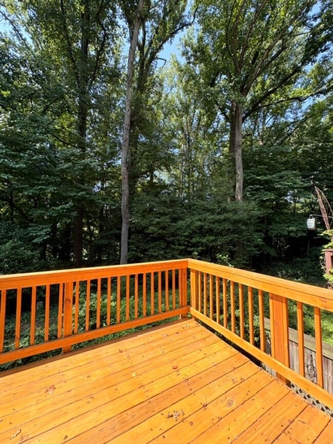 Building Photo - 2071 Golf Course Dr