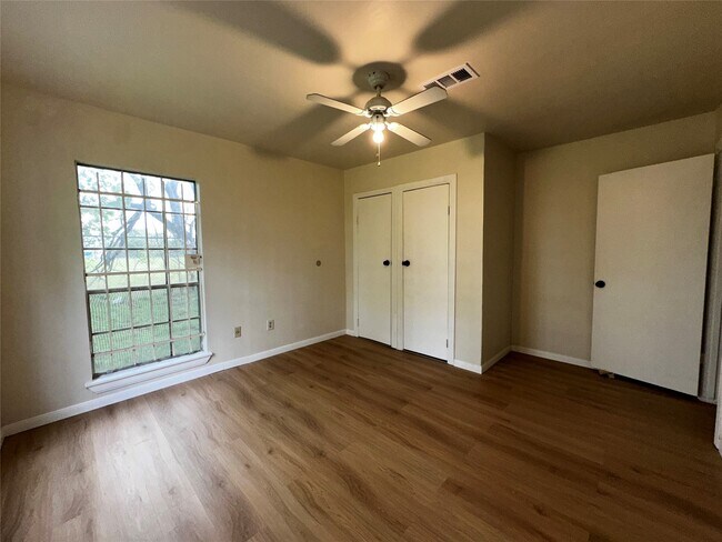 Building Photo - 6023 Belarbor St