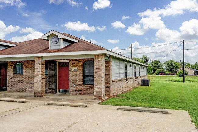 Primary Photo - 320 6th St