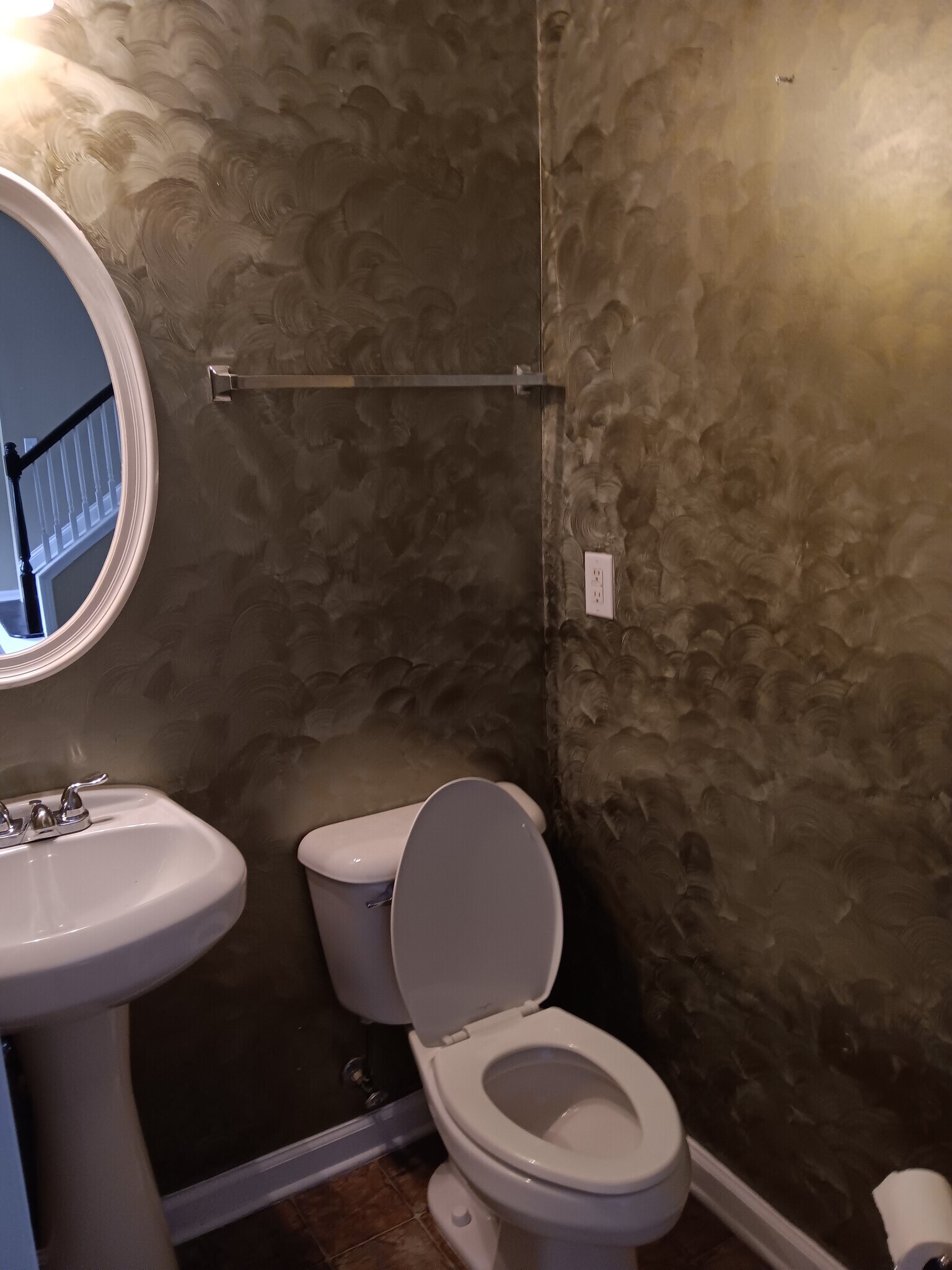 Building Photo - 250 Amal Dr SW