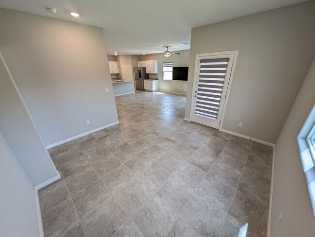 Building Photo - 4333 Glossier Ave