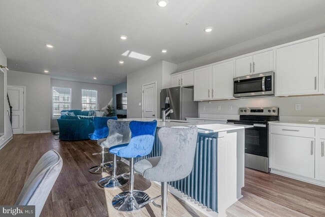 Building Photo - 313 Soft Rush Ln