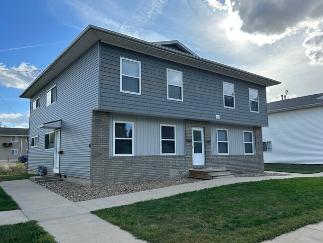 Building Photo - 1100 W 20th St