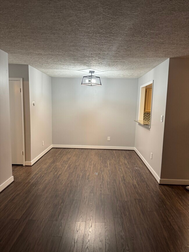 Building Photo - 10129 Oakton Terrace Rd