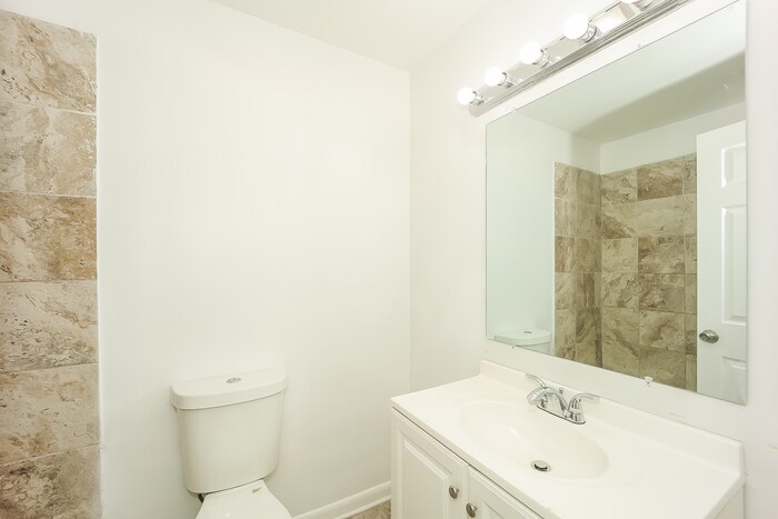 Building Photo - 6537 Bussell Way