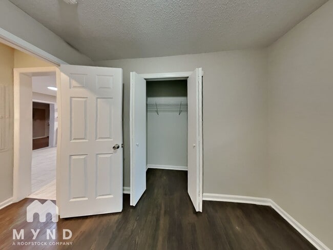Building Photo - 121 Nicklaus Dr