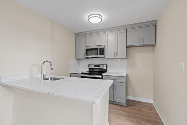 Unit 401 Kitchen - Wakefield Station Apartments