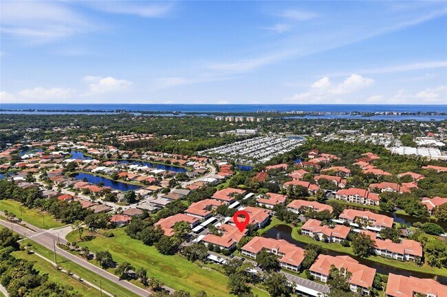 Building Photo - 4244 Central Sarasota Pkwy