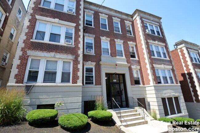 Building Photo - 109 Brainerd Rd