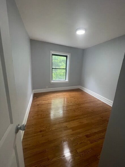 Building Photo - 7327 N Honore St