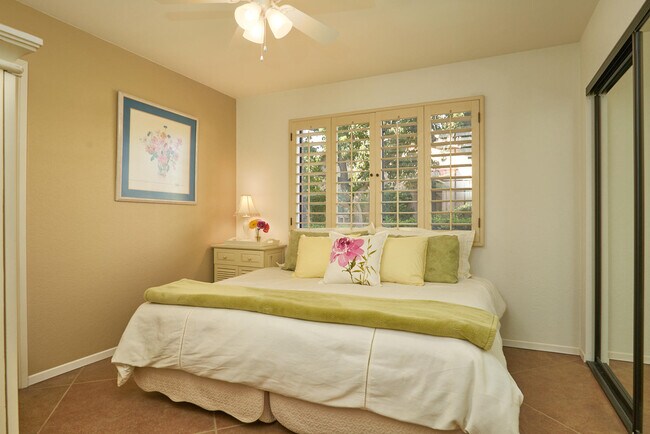 Building Photo - 25 Joya Dr