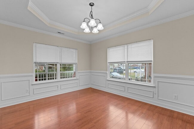 Building Photo - Dream Home Alert in Hampton!