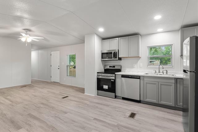 Building Photo - 367 Box Rd