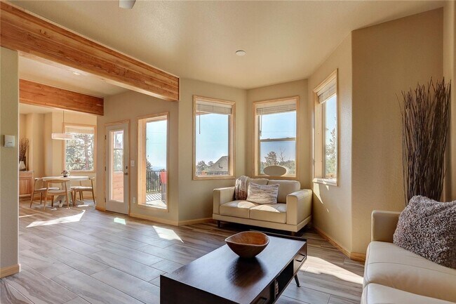 Building Photo - 136 Gail Ln