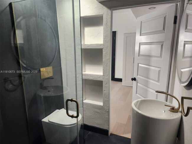 Building Photo - 241 Palmetto Dr