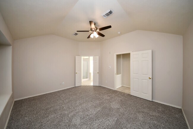 Building Photo - 7207 Glenbank Way