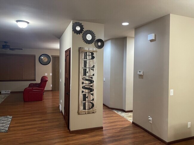 Building Photo - 113 Alton Dr