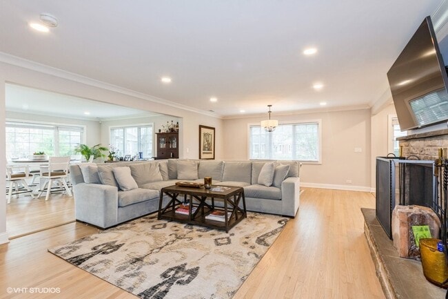 Building Photo - 3205 Sprucewood Rd