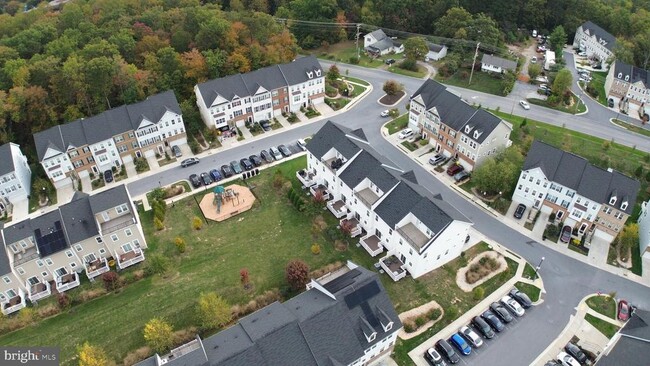Building Photo - 8418 Kendall Ct