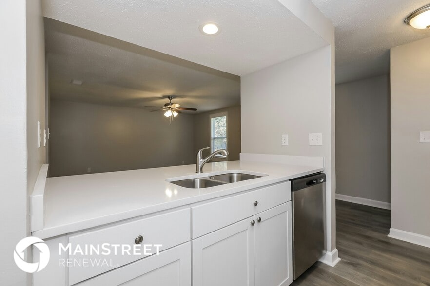 Building Photo - 7943 Monfreya Ct