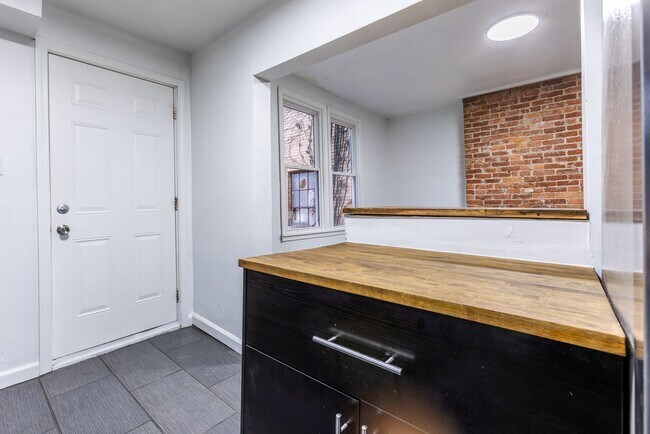 Building Photo - 1107 Arlington Ave