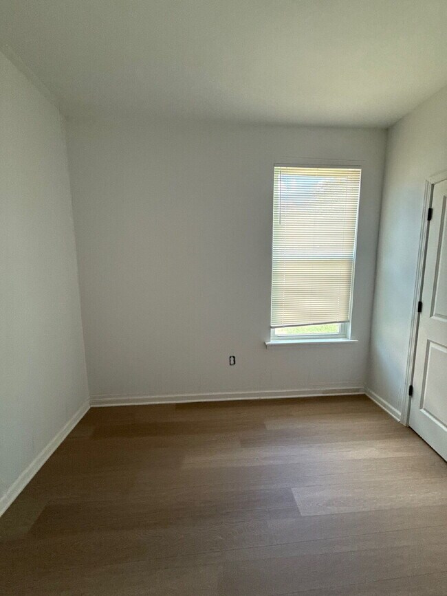 Building Photo - Fully Renovated Spacious 3BR in South Memphis – Section 8 Welcome