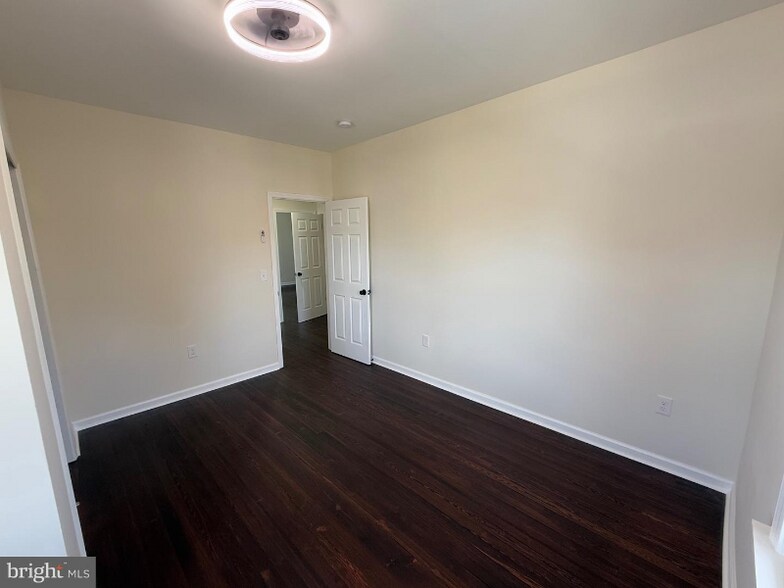 Building Photo - 1210 Eldridge Ave